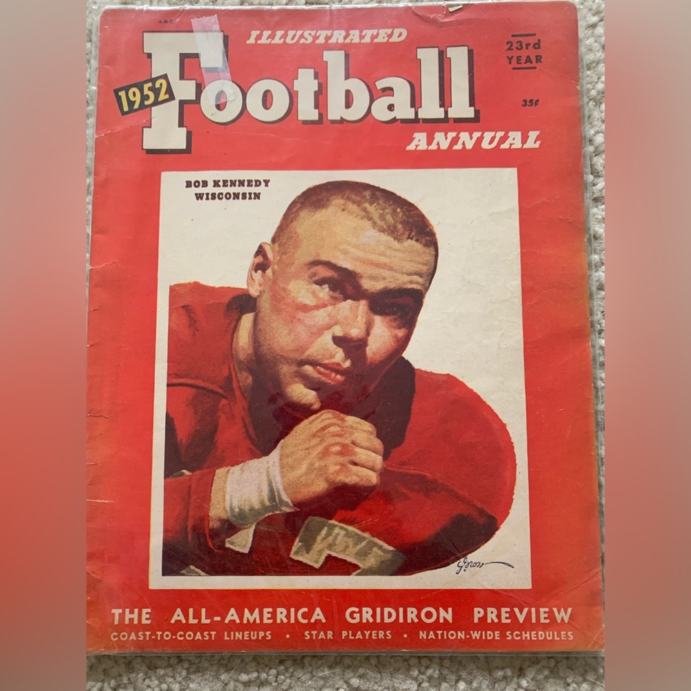 1952 Illustrated Football Annual Magazine - Bob Kennedy Of Wisconsin